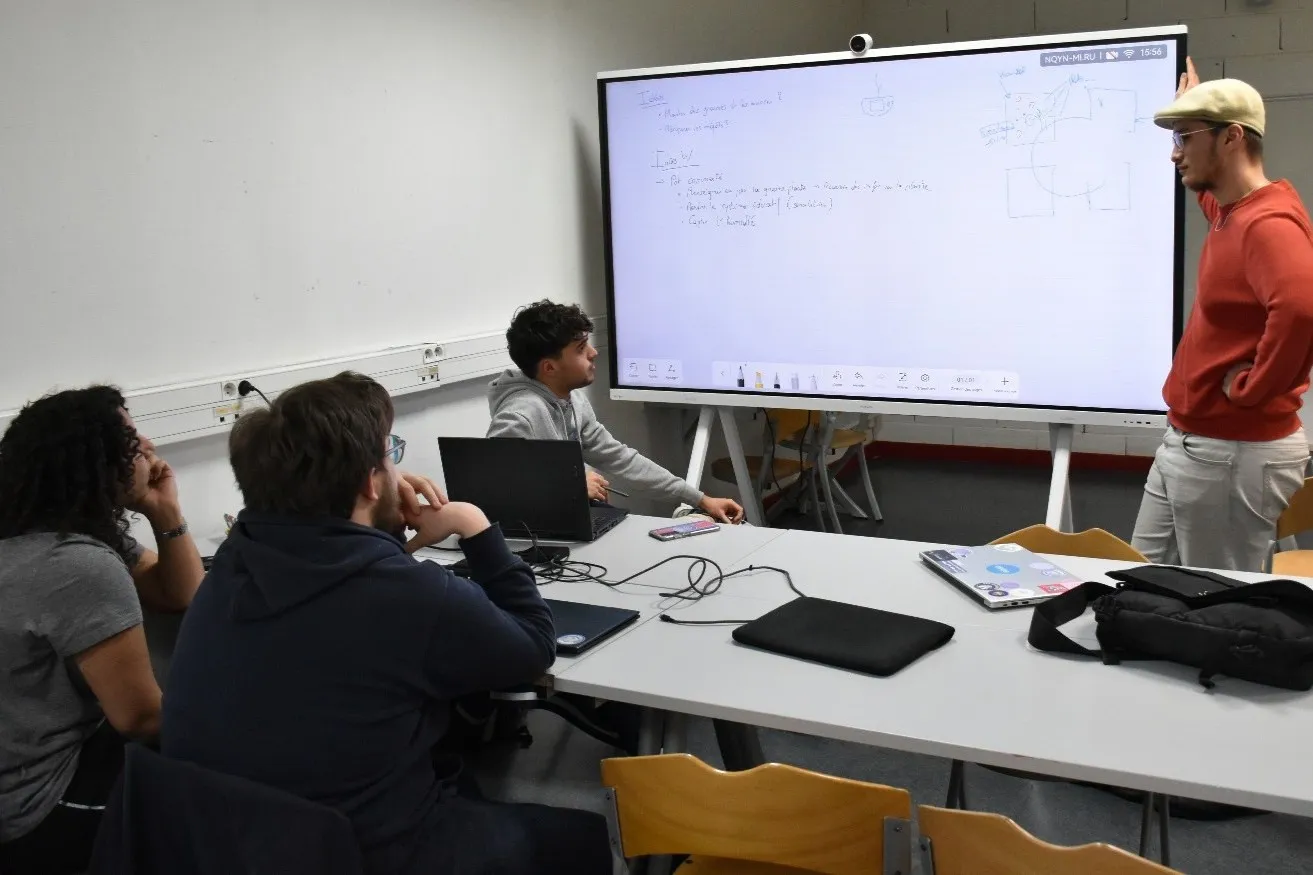 Notre équipe en session de brainstorming